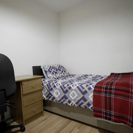 Elephant & Castle - Zone 2 - Private Rooms - Shared Bathroom London Ngoại thất bức ảnh
