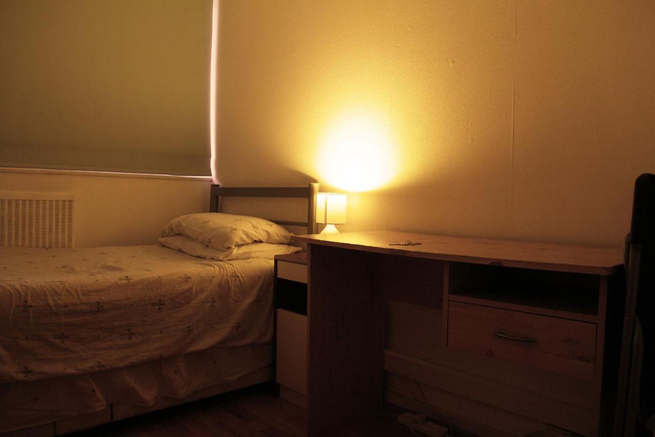 Elephant & Castle - Zone 2 - Private Rooms - Shared Bathroom London Ngoại thất bức ảnh