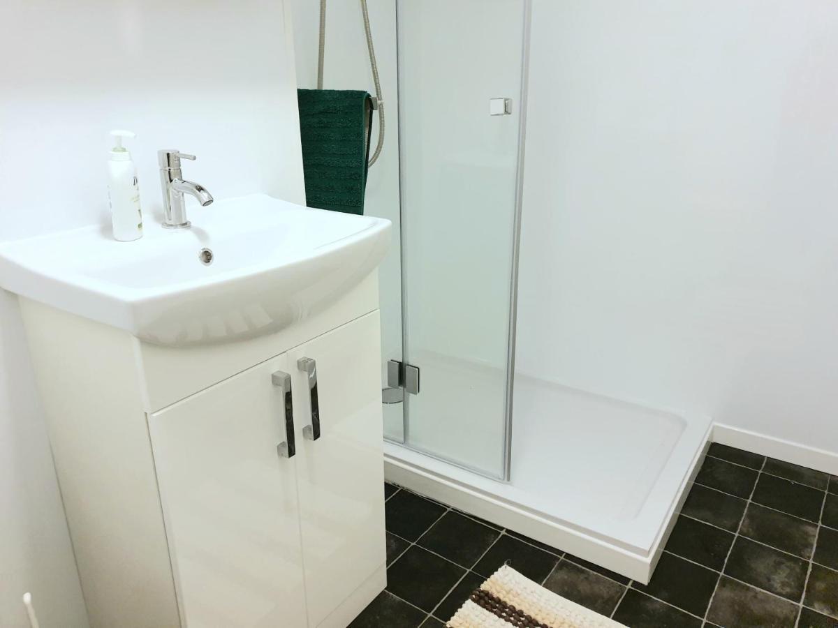 Elephant & Castle - Zone 2 - Private Rooms - Shared Bathroom London Ngoại thất bức ảnh
